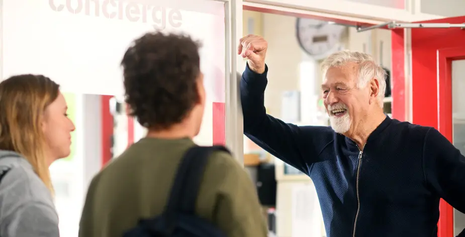 Doorwerken in het onderwijs is financieel voordelig